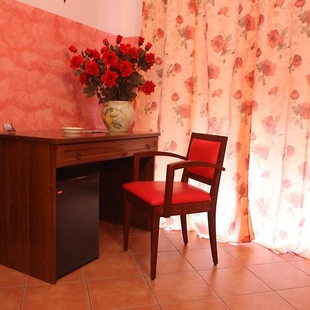 B&B Rinascente Paola Exterior photo